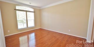 6860 Lakecrest Court Gallery 7