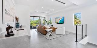 743 S Lake Avenue Gallery 30