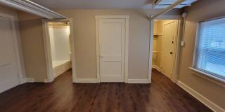 The Green Lodge Gallery 28