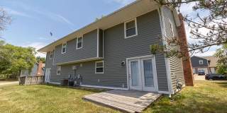3 bedroom duplex in Southern Columbia. Gallery 29