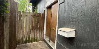 $1545 - 2 bed 1.5 bath - Duplex located in Riverside Gallery 3