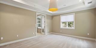 Luxury Townhome with 2 Car-Garage (Partial Utilities Included) Gallery 16