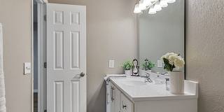 Central Pointe Apartment Homes Gallery 11