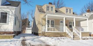 Beautiful 4 Bed - 1 Bath Bungalow for Rent in Cleveland Heights! Gallery 1