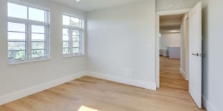 2900 Adams Mill Gallery 21