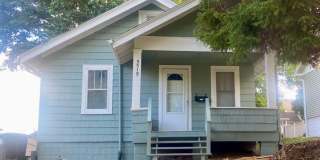 Beautiful 4 bed, 2 bath home for rent in the heart of Omaha! Gallery 13