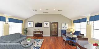 District at Hamilton Place Apartments Gallery 23