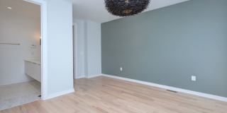 Welcome to 2737 Shenandoah Ave – a modern townhome for rent in Charlotte located in the highly sought-after Chantilly neighborhood Gallery 15