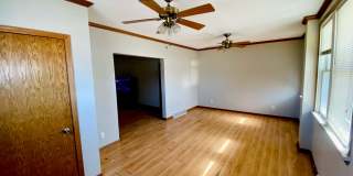 1408 Oshkosh Avenue Gallery 12