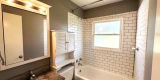 ESTABLISHED NEIGHBORHOOD!!  4 Bedroom, 2 Bath Home in Ankeny Gallery 8