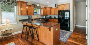 Parker Townhome: Luxurious Furnished Townhome, Attached 2 Car Garage, $300 Utility Fee Parker Townhome: Luxurious Furnished Townhome, Attached 2 Car Garage, $300 Utility Fee Gallery 12