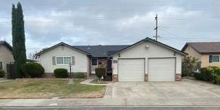 Charming Single-Story Home with Spacious Backyard in Manteca! Gallery 1