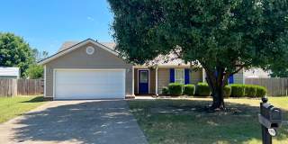 3 Bed, 2 Bath with Vaulted Living Room, Walk-In Shower, and Privacy-Fenced Yard Gallery 1