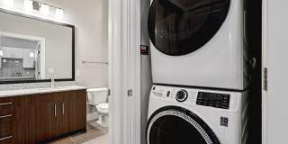 915 Glenwood Apartments at Grant Park Gallery 16