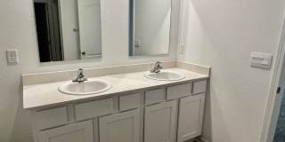 Like-New 2025 4-bedroom home for rent Gallery 20