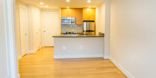 Sutton Plaza Apartments Gallery 9