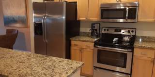 Seasonal/short term ONLY  Nicely renovated 2/2 condo across the street from LIDO BEACH! Gallery 5