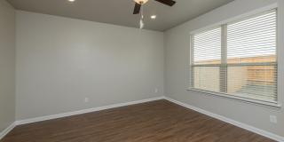 Beautifully designed and thoughtfully maintained duplex Gallery 19