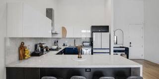 118 South Kenwood Street Gallery 5