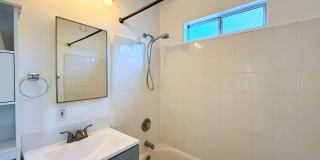 Welcome to your beautiful beach cottage, perfectly situated in Ocean Beach! Gallery 8