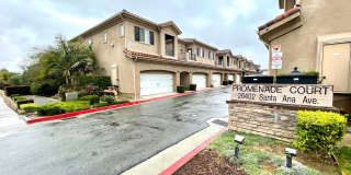 Modern and Chic 2 bed 2.5 bath in Newport Beach!!! Gallery 1