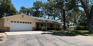Home on Acreage - 3 Bedrooms, 2 baths, 2 car garage Gallery 1