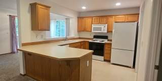 Beautiful CK School District Home Backing to Greenbelt – Pets Negotiable! Gallery 5