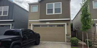 Spacious 3 Bedroom, 2.5 Bathroom Home in Prime Location Gallery 1