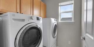Central Park HOUSE for rent! 2 BLOCKS TO STANLEY MARKETPLACE Gallery 29