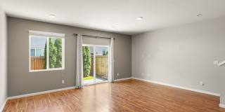 Lovely 3 bedroom/2.5 Bath Townhouse Gallery 8