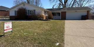 Awesome Three Bedroom/Two Bath Home In Rona Hills/Fairborn Gallery 1