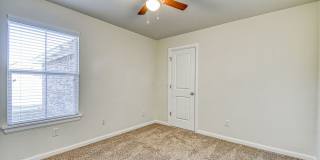 Four bedroom in Stone Lake! Gallery 19