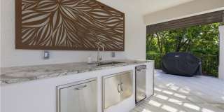 8990 Bay Colony Dr Gallery 33