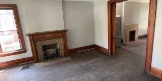 Large Brick 7 bedroom home Gallery 41