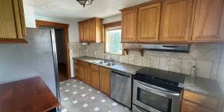 Ideally Located and Updated 4 Bed 2 Bath Fully-Fenced Home w/ Detached Garage/Shop! Gallery 5