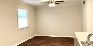 3br/2ba cottage by LSU with all new appl, 2nd house from River Road Gallery 7