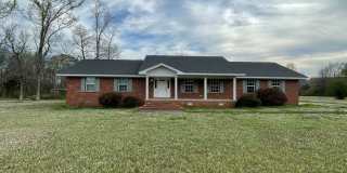 Spacious country home for lease Gallery 1