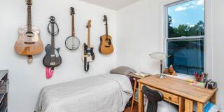 Darling 3 Bed 1 Bath Home Gallery 9