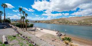 Waterfront 2BR 2B Condo Lower Level, gated with tennis,pool,spa,PRIVATE BEACH/DOCK Gallery 1