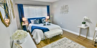 Verona at District Gallery 21