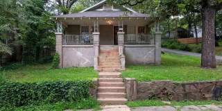 Adorable Hillcrest Bungalow with 3 bedrooms and 2 bathrooms. Gallery 1