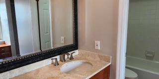 Spacious Midtown Condo with 2 Bedrooms, 2 Balconies & Internet Included! Gallery 14