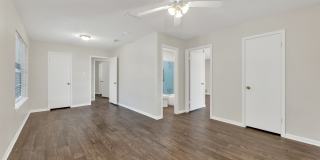 205 Collins Drive Gallery 9