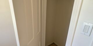 Charming 3-Bedroom Home with Spacious Backyard – Prime Location Gallery 5
