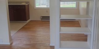 Charming 3BD/1BA located within walking distance to Friendly/College Hill neighborhood Market of Choice! Gallery 7