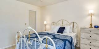 Peaceful Pond-Front Retreat | Family-Friendly 3BR Furnished Home Gallery 20