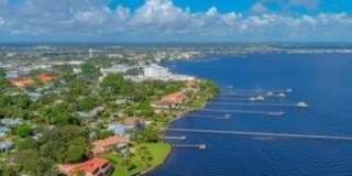 901 SE Riverside Drive Gallery 19