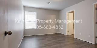 Beautiful 3-Bedroom Home with Easy Access to I-35 & I-240 Gallery 16
