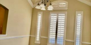 Beautiful one story stone home in Estates at Settlers Park Gallery 29