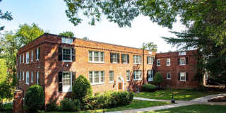 Colonial Village Apartments Gallery 15